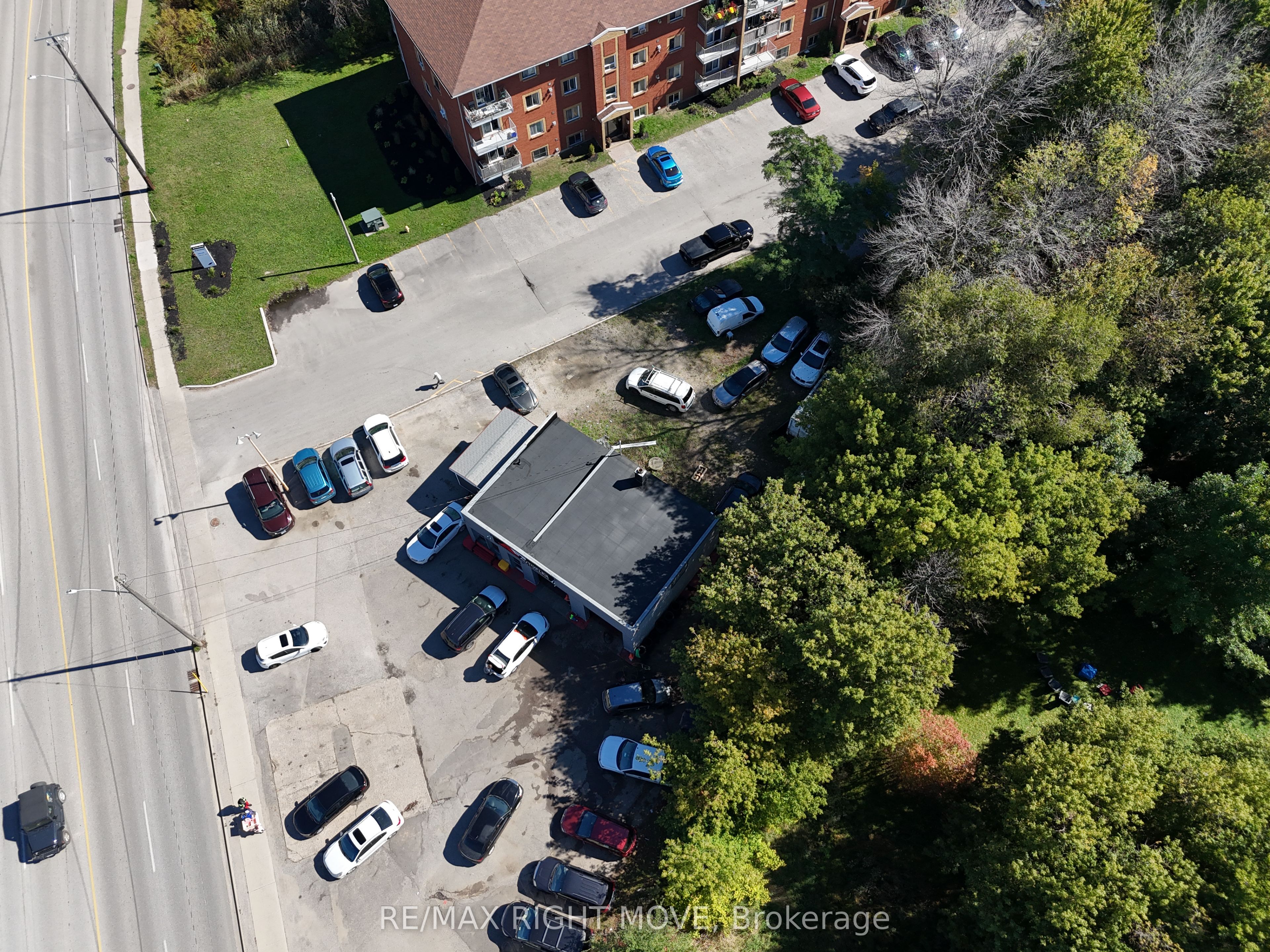 131 Atherley Road Property Photo 4