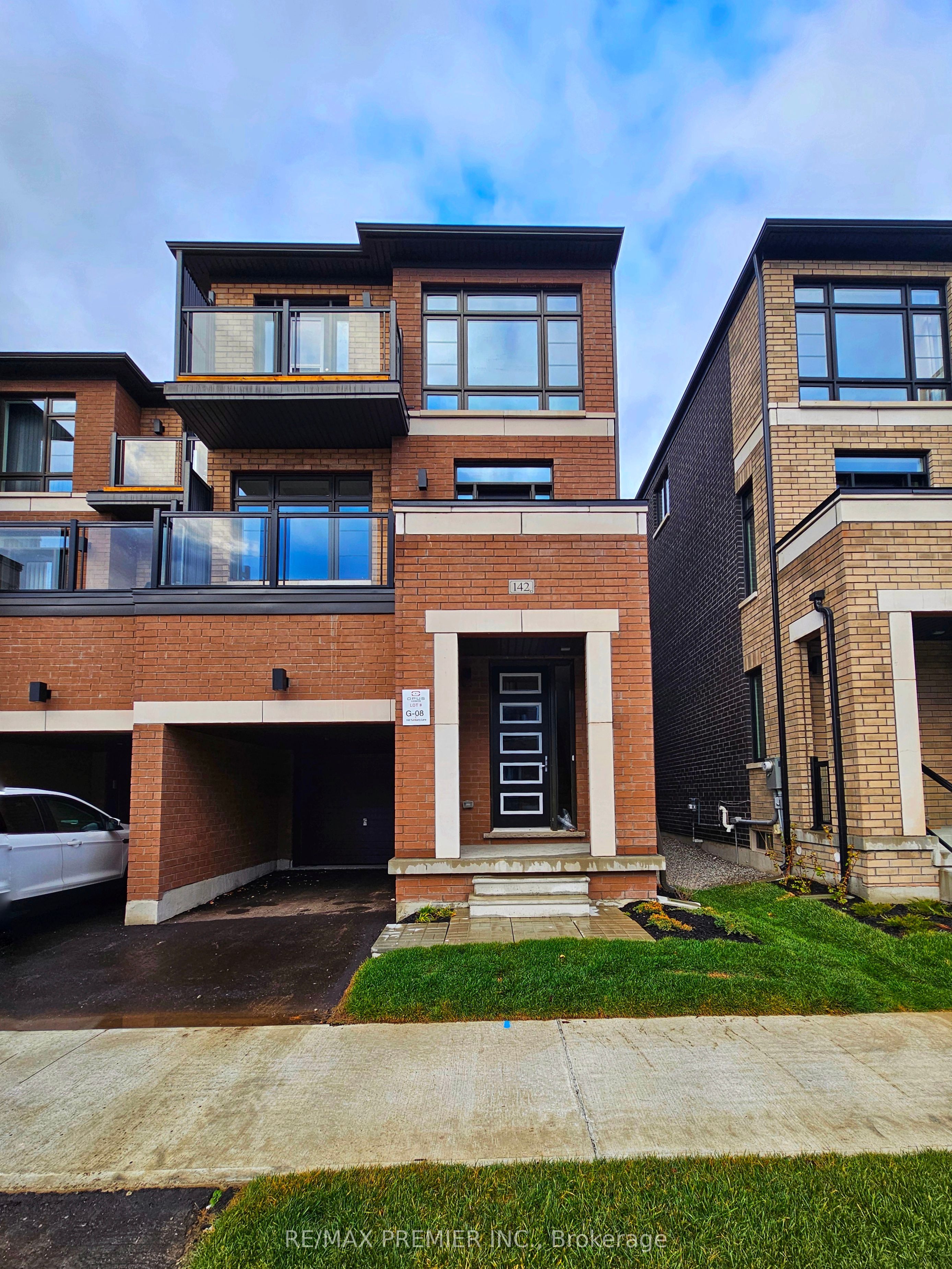 142 Turnberry Lane Property Photo