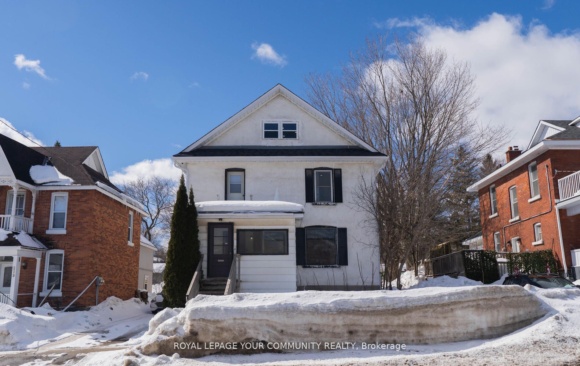 223 Laclie Street Property Photo 1