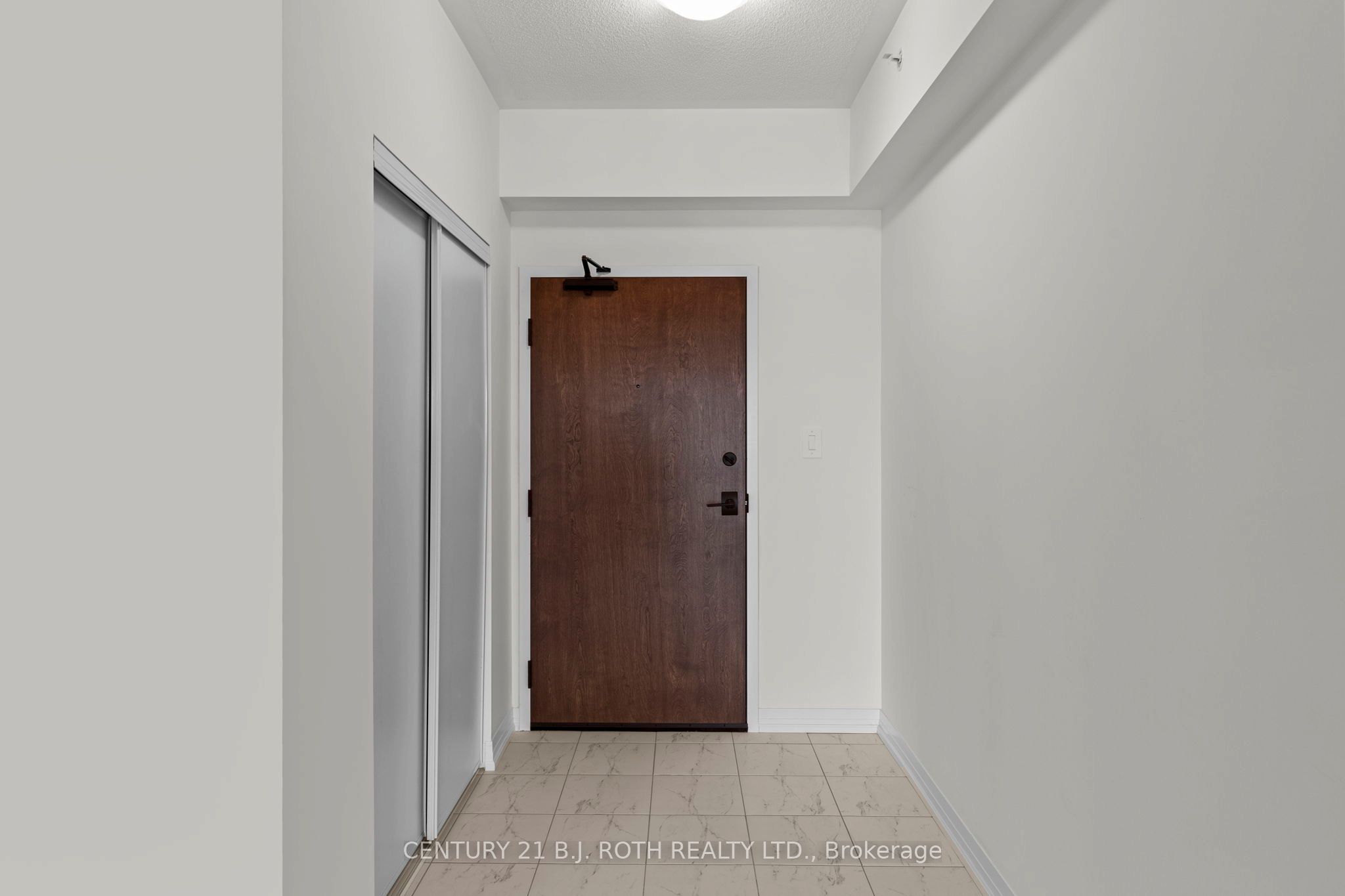 #410 - 15 Kneeshaw Drive Property Photo 4