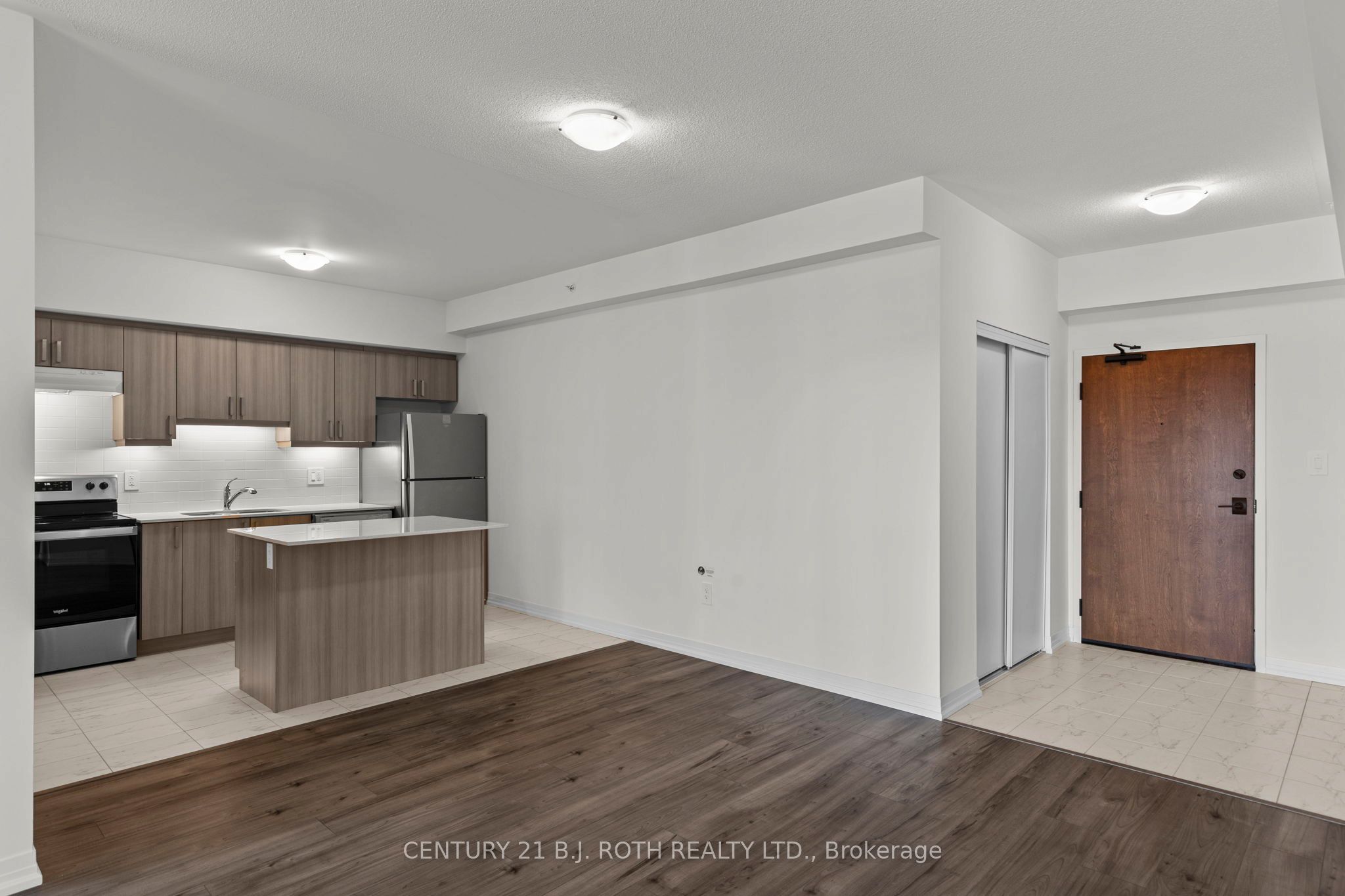 #410 - 15 Kneeshaw Drive Property Photo 5