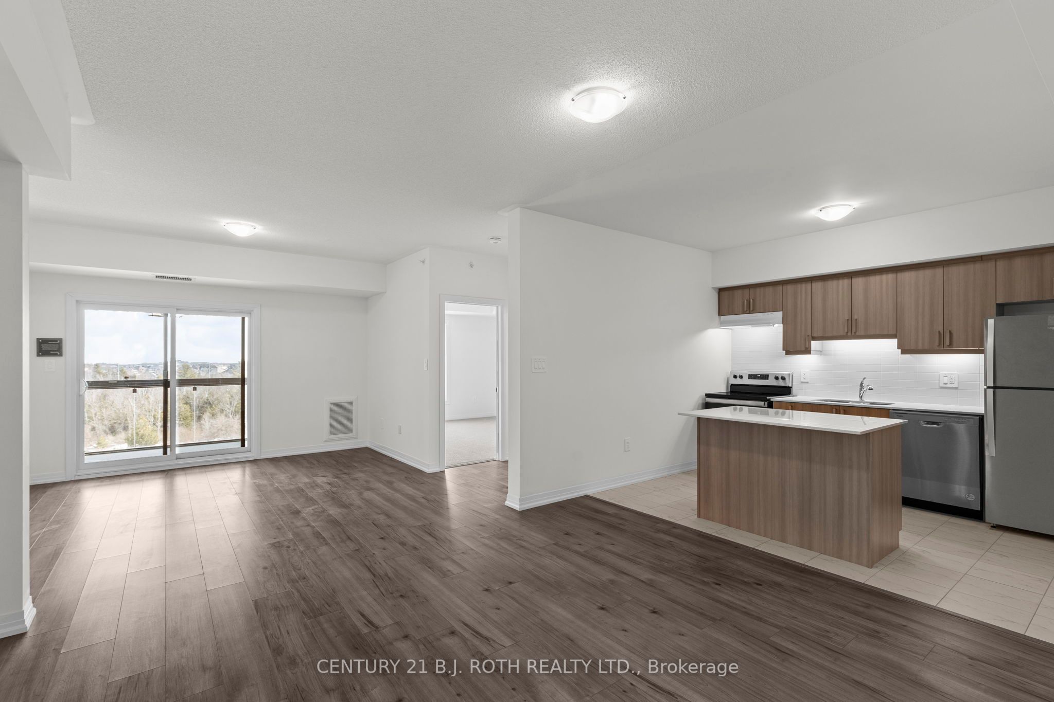 #410 - 15 Kneeshaw Drive Property Photo 6