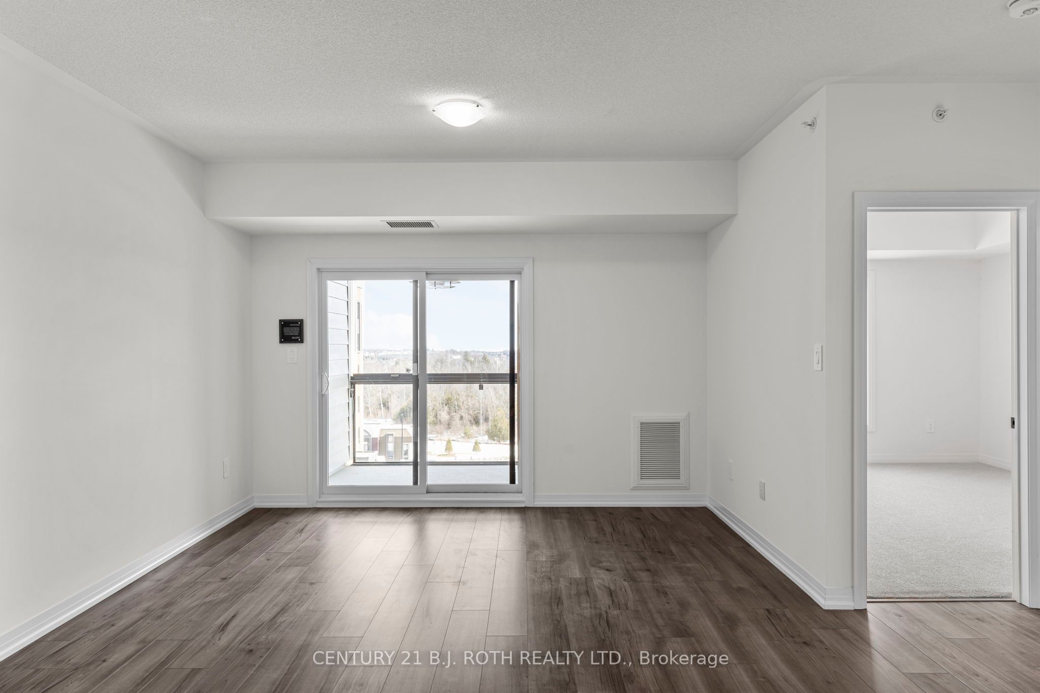 #410 - 15 Kneeshaw Drive Property Photo 8