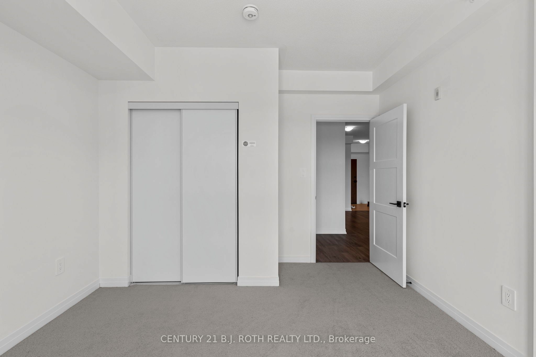 #410 - 15 Kneeshaw Drive Property Photo 12