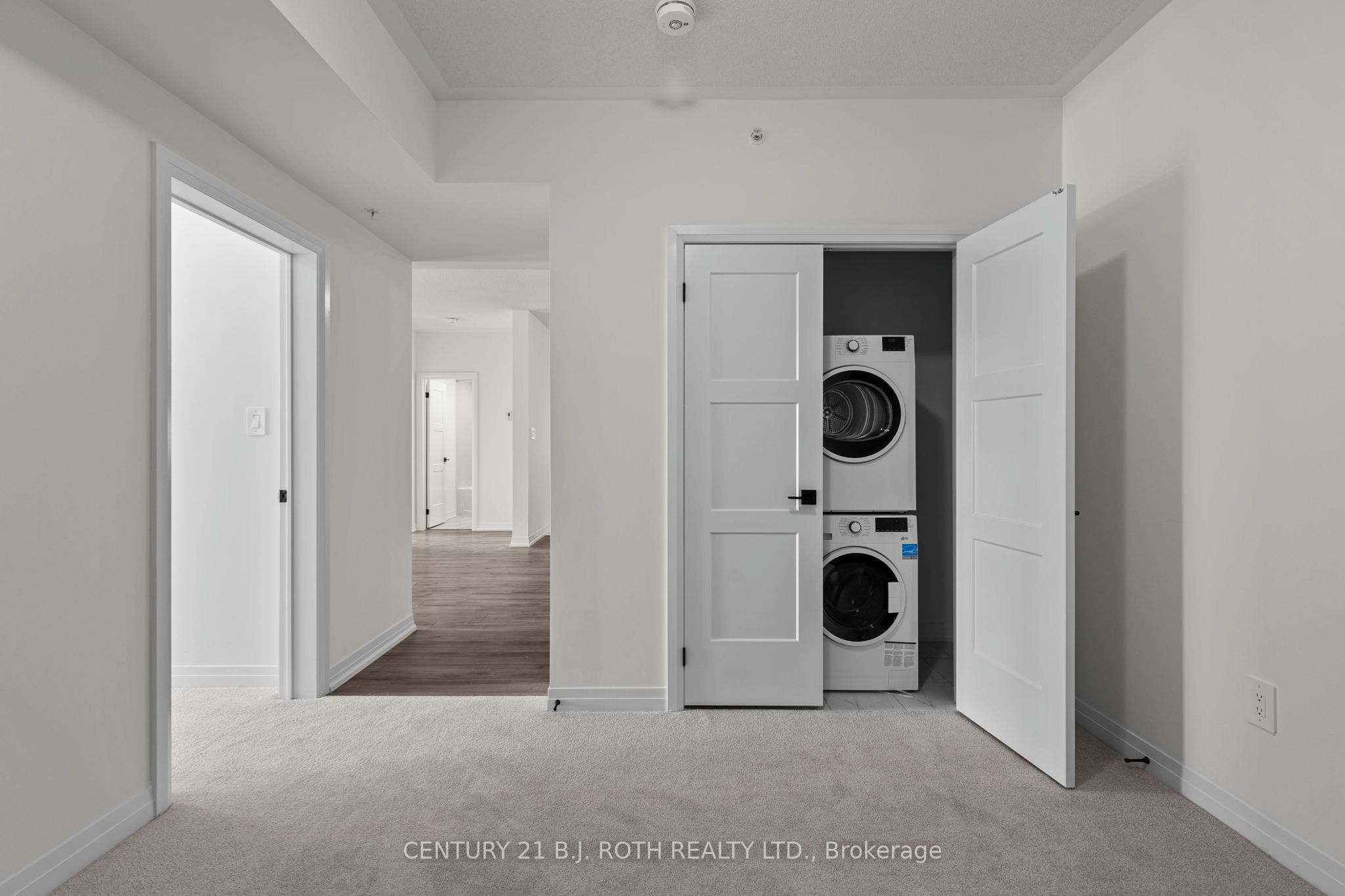 #410 - 15 Kneeshaw Drive Property Photo 14