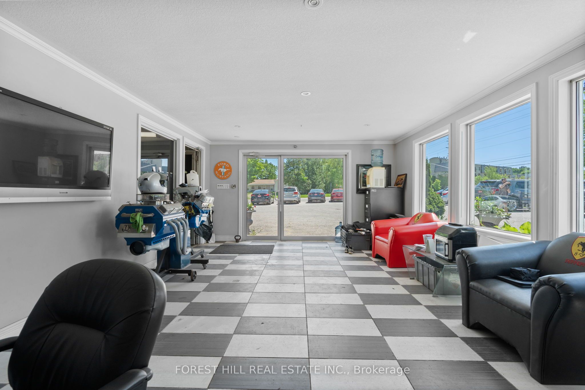 444 Laclie Street Property Photo 3