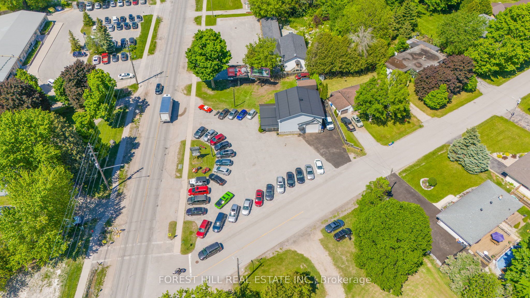 444 Laclie Street Property Photo 6