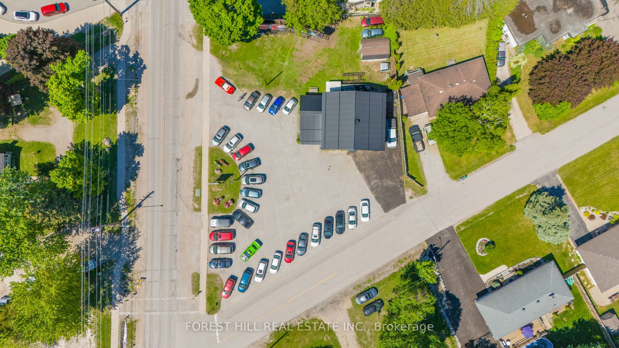 444 Laclie Street Property Photo 8