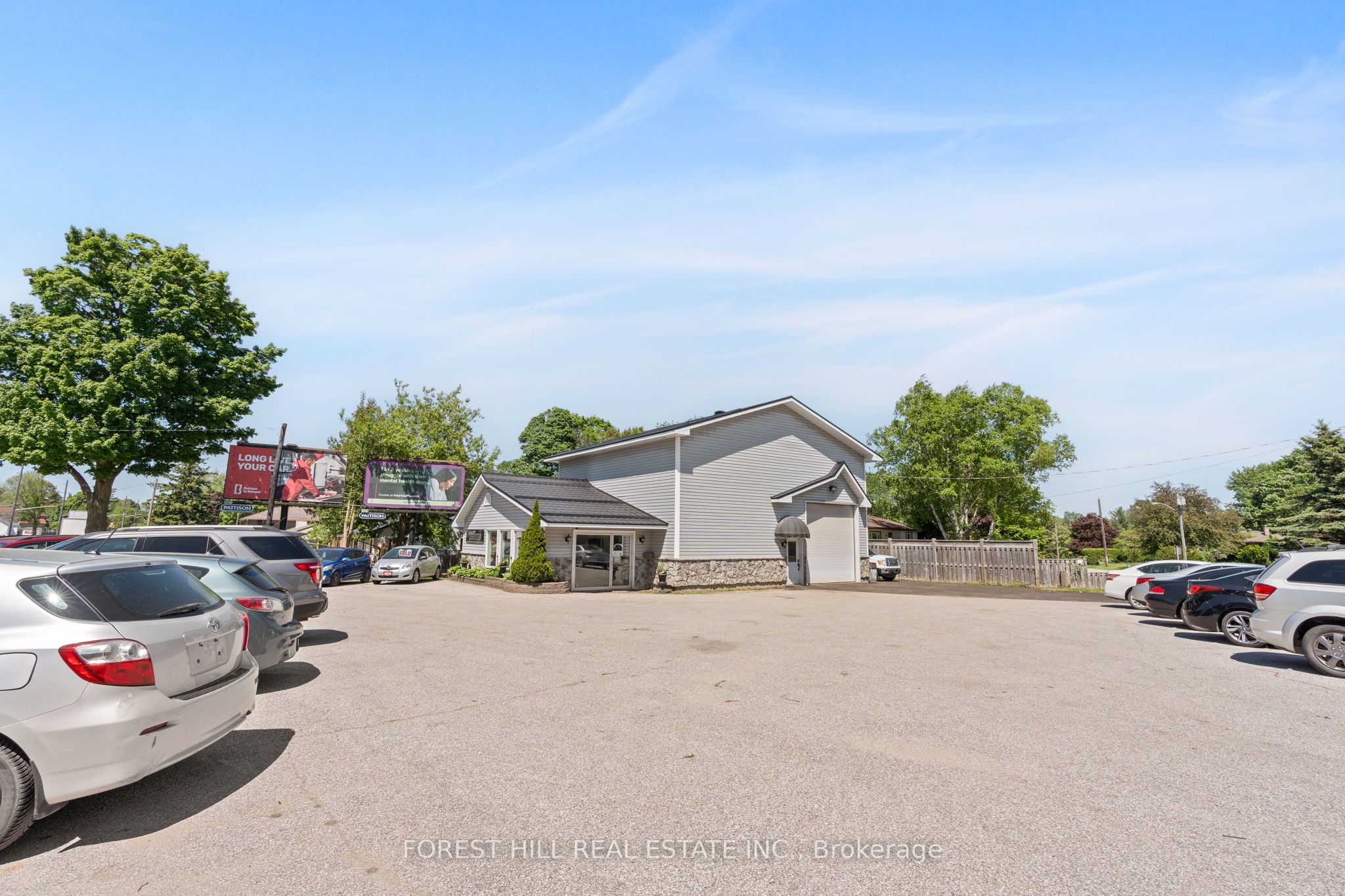 444 Laclie Street Property Photo 10