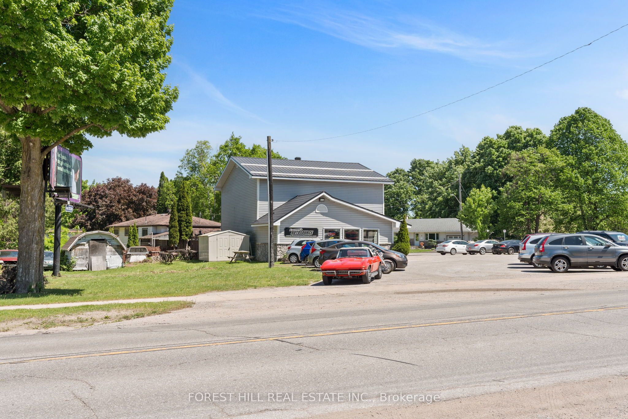444 Laclie Street Property Photo 14