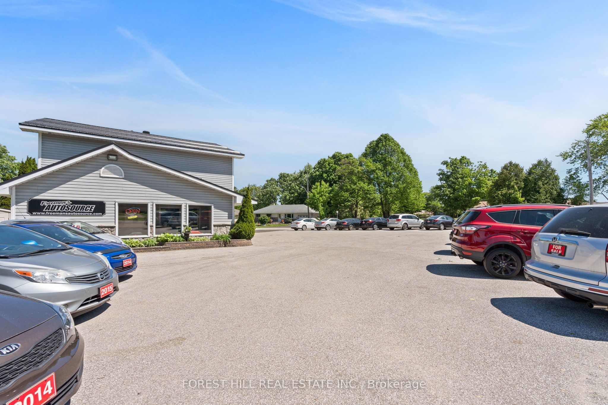 444 Laclie Street Property Photo 15