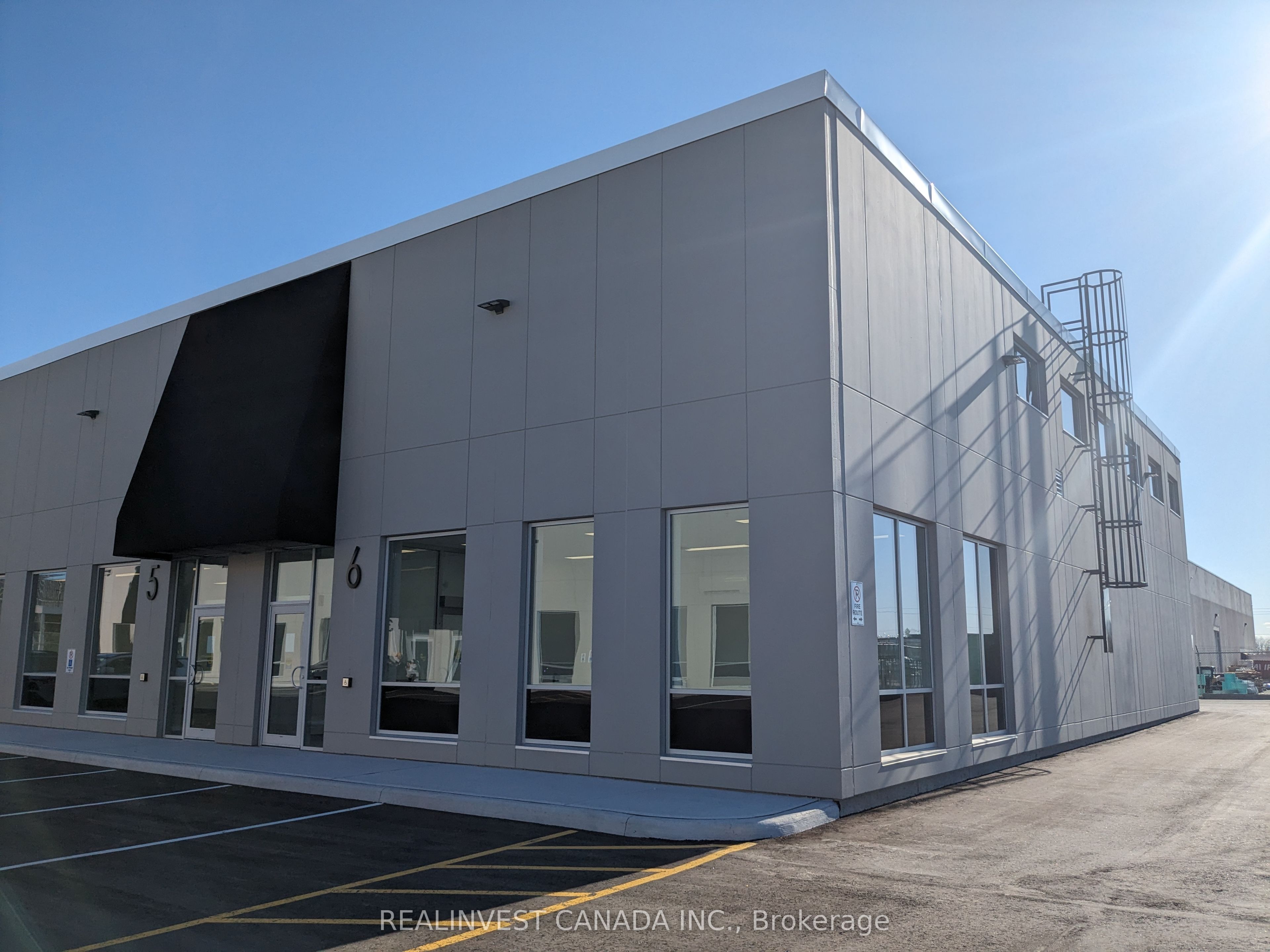 #6 - 241 King Street Property Photo 1