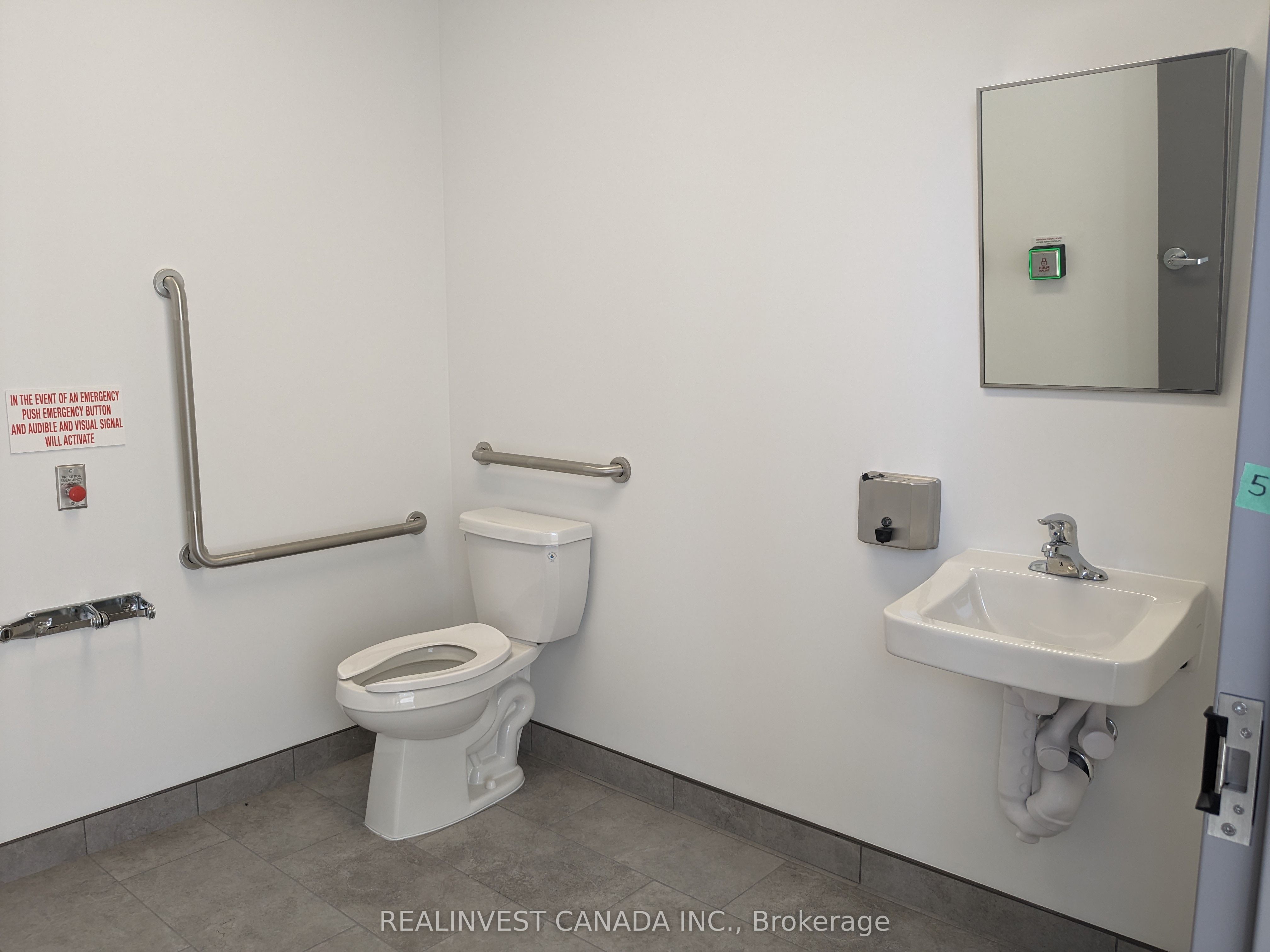 #1 - 251 King Street Property Photo 6