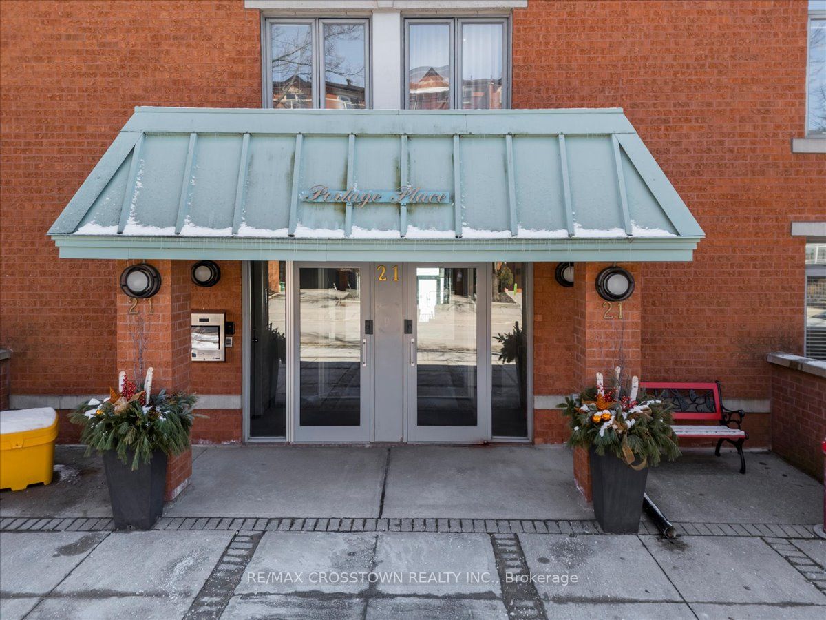 #301 - 21 Kempenfelt Drive Property Photo