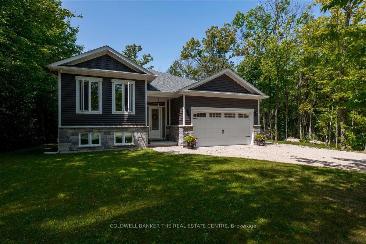 2435 Champlain Road Property Photo 1