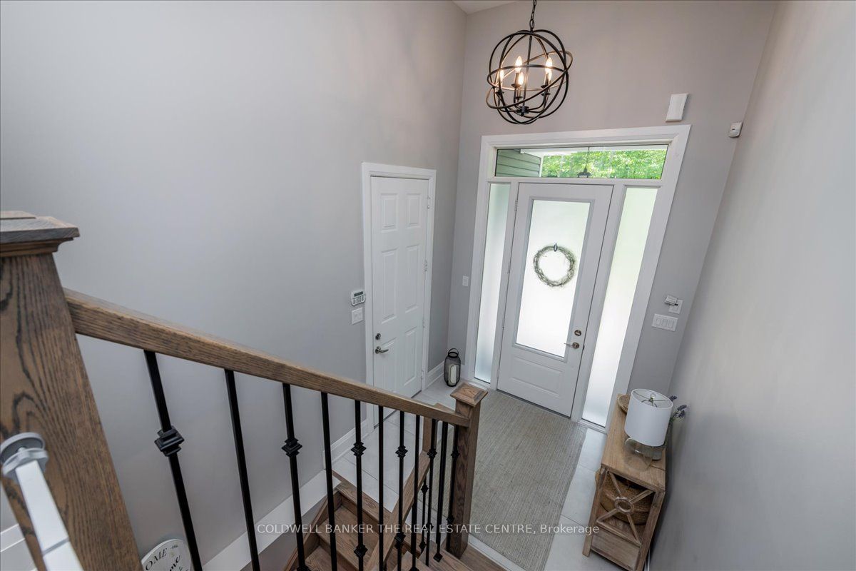 2435 Champlain Road Property Photo 3
