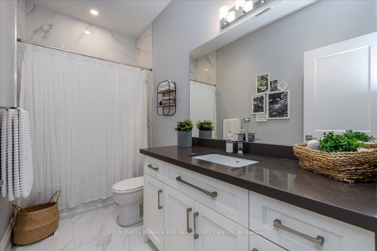 2435 Champlain Road Property Photo 20