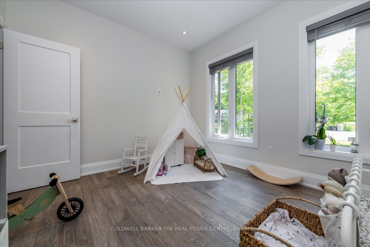 2435 Champlain Road Property Photo 23