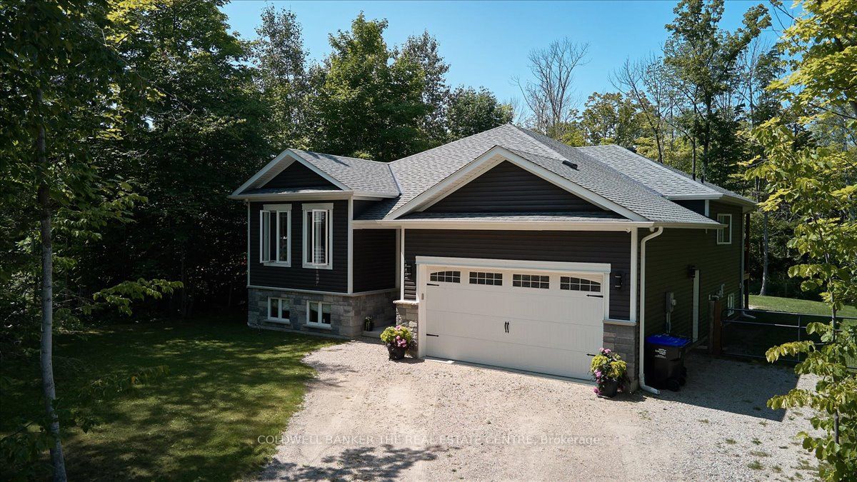 2435 Champlain Road Property Photo 33