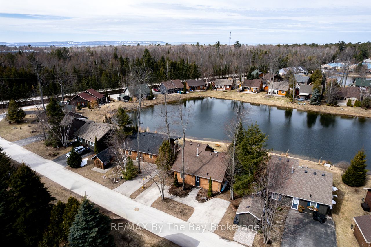 30 Cabin Crescent Property Photo 32