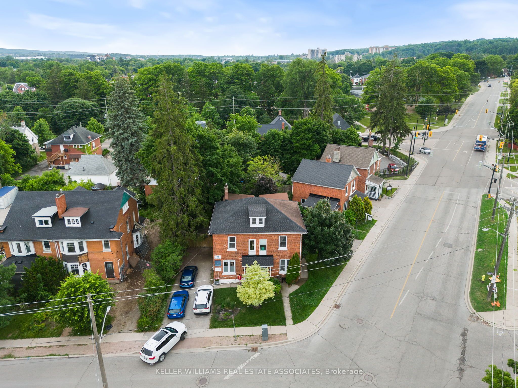 #b - 98 Mary Street Property Photo 8