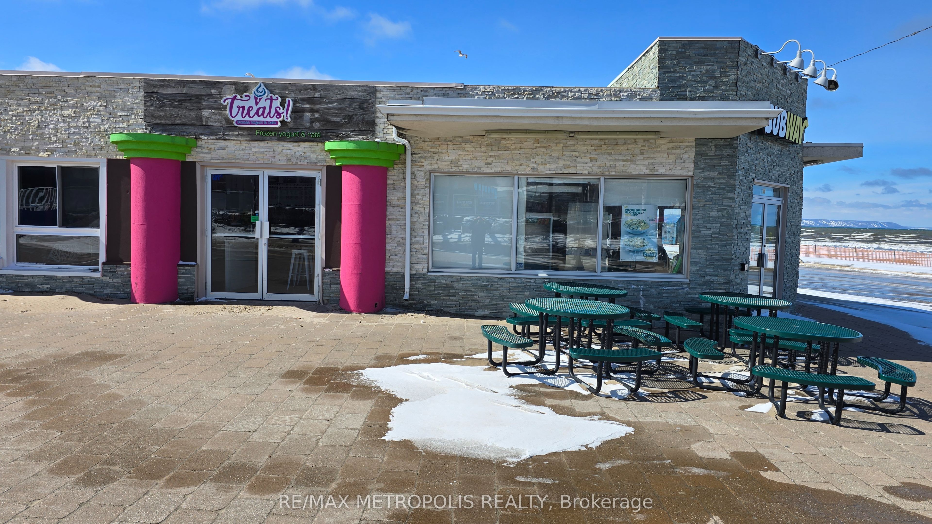 #b - 10 Main Street Property Photo 1