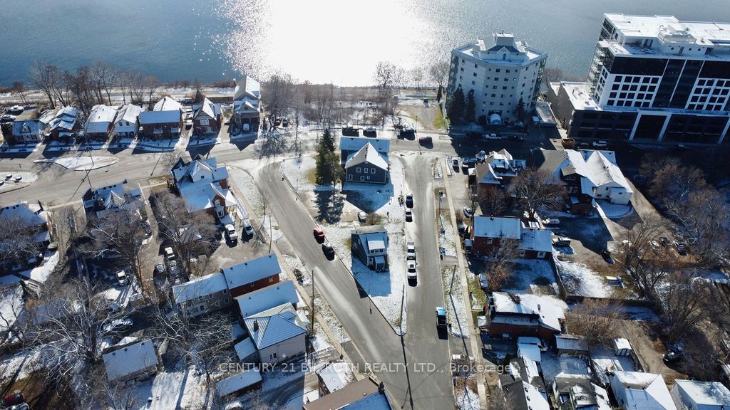 1 Berczy Street Property Photo 32