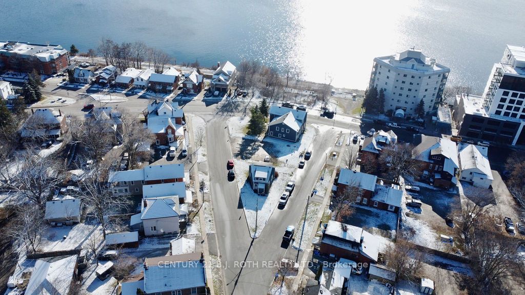 1 Berczy Street Property Photo 33