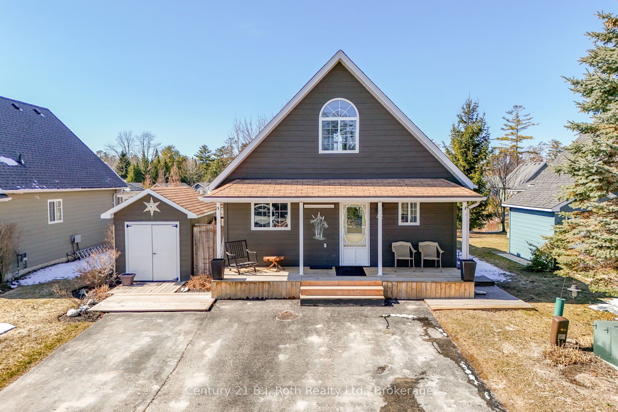 42 Madawaska Trail Property Photo 1
