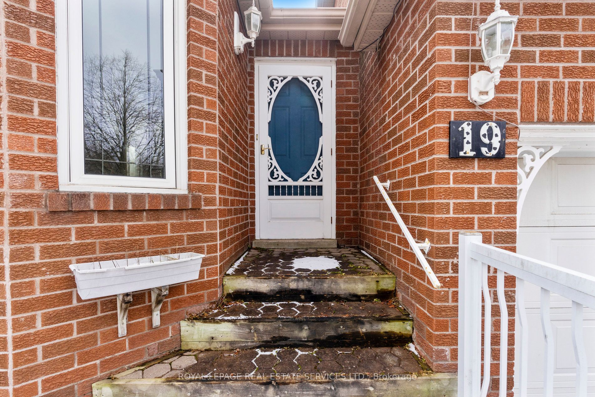 19 Engel Crescent Property Photo 3