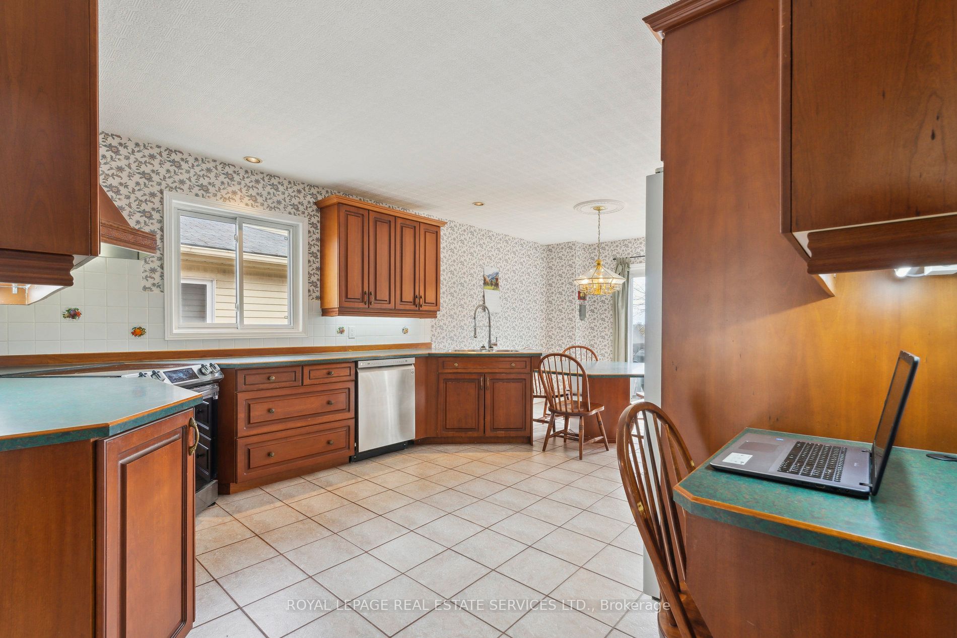 19 Engel Crescent Property Photo 11