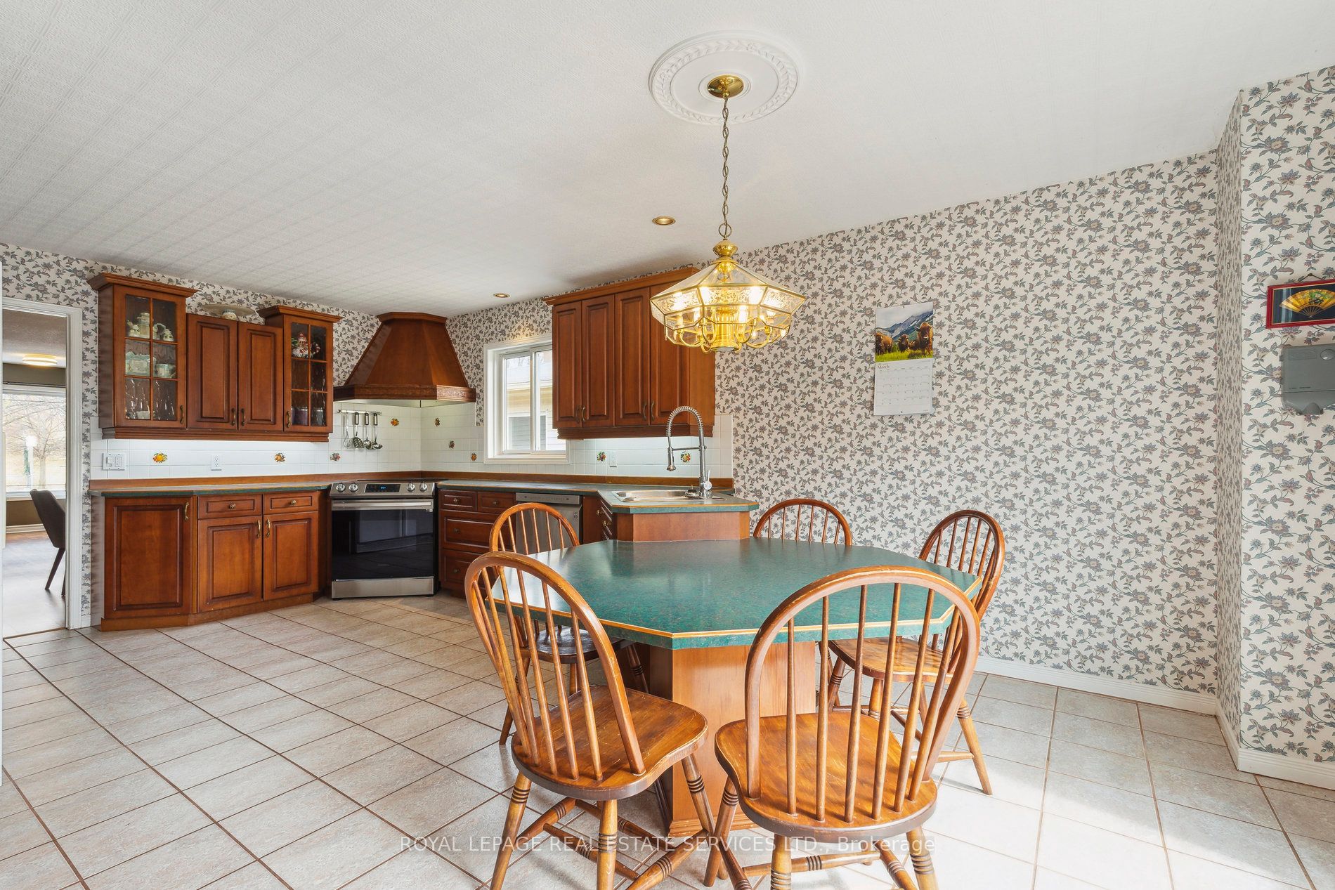 19 Engel Crescent Property Photo 13