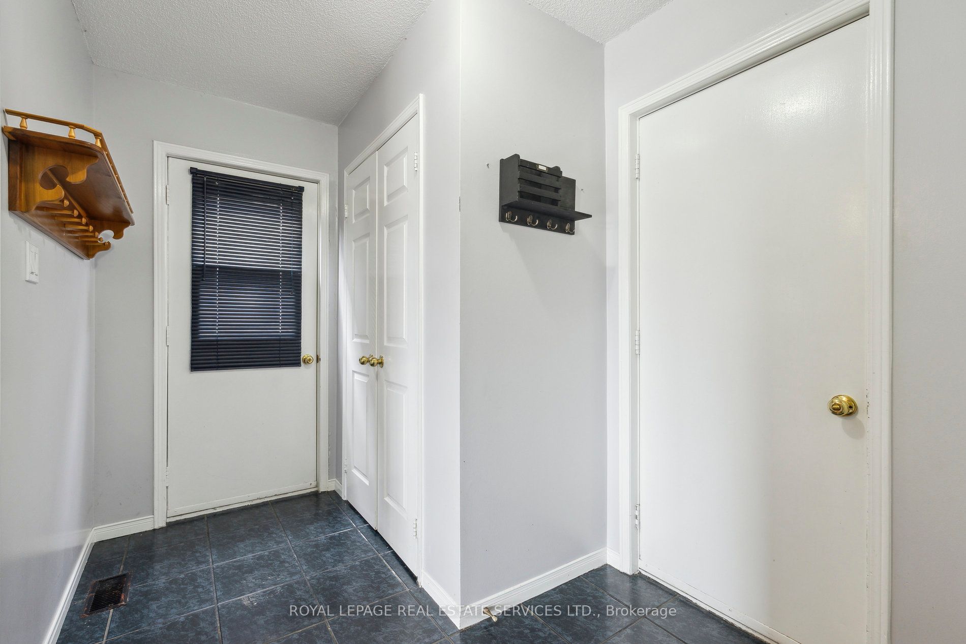 19 Engel Crescent Property Photo 17