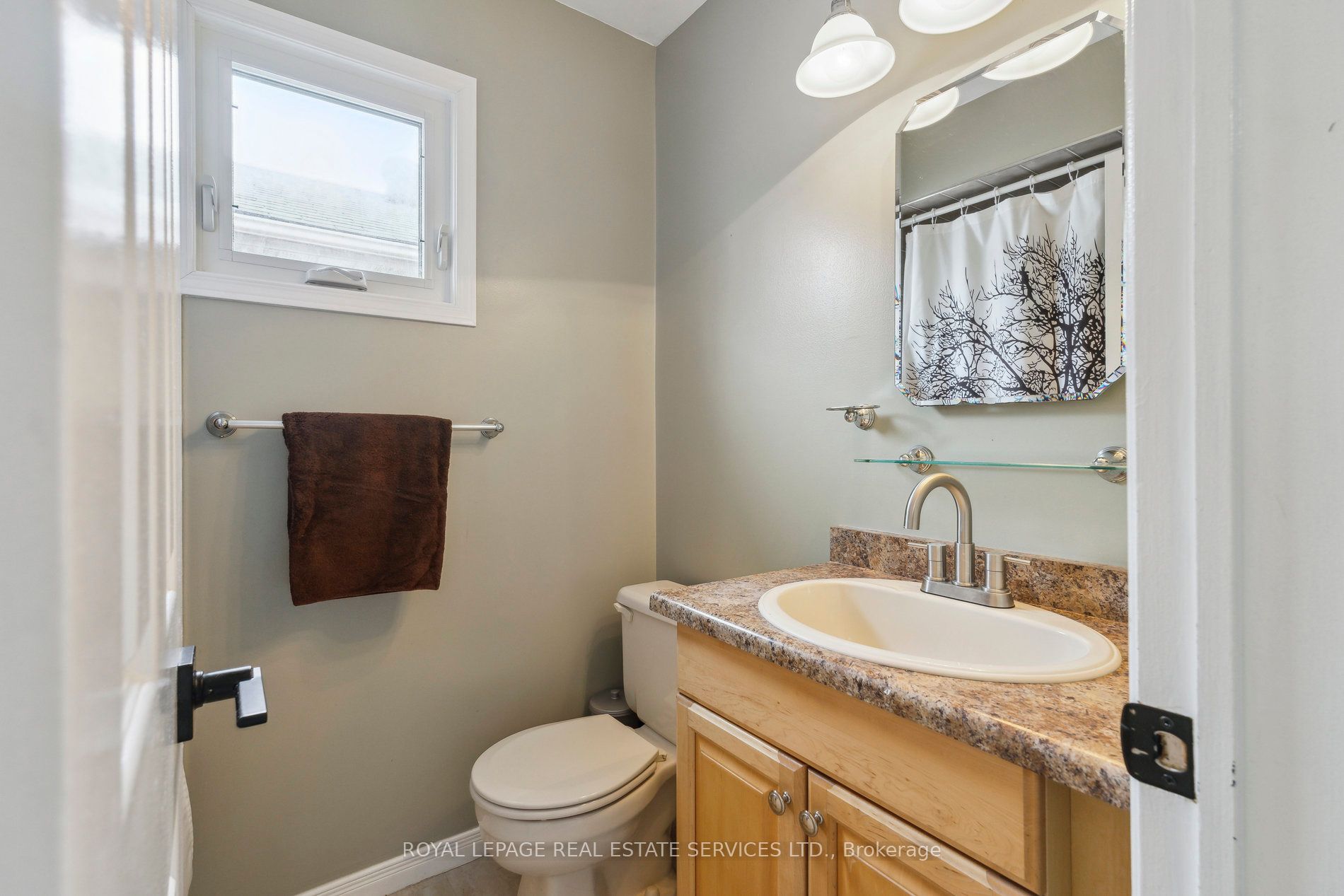 19 Engel Crescent Property Photo 33