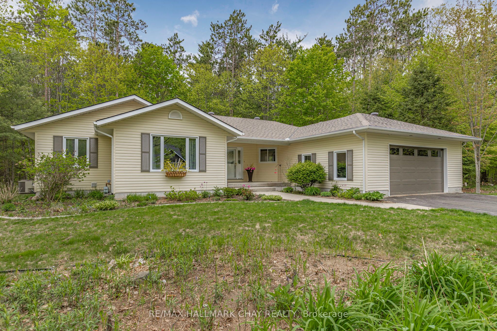 37 Sterling Drive Property Photo 2