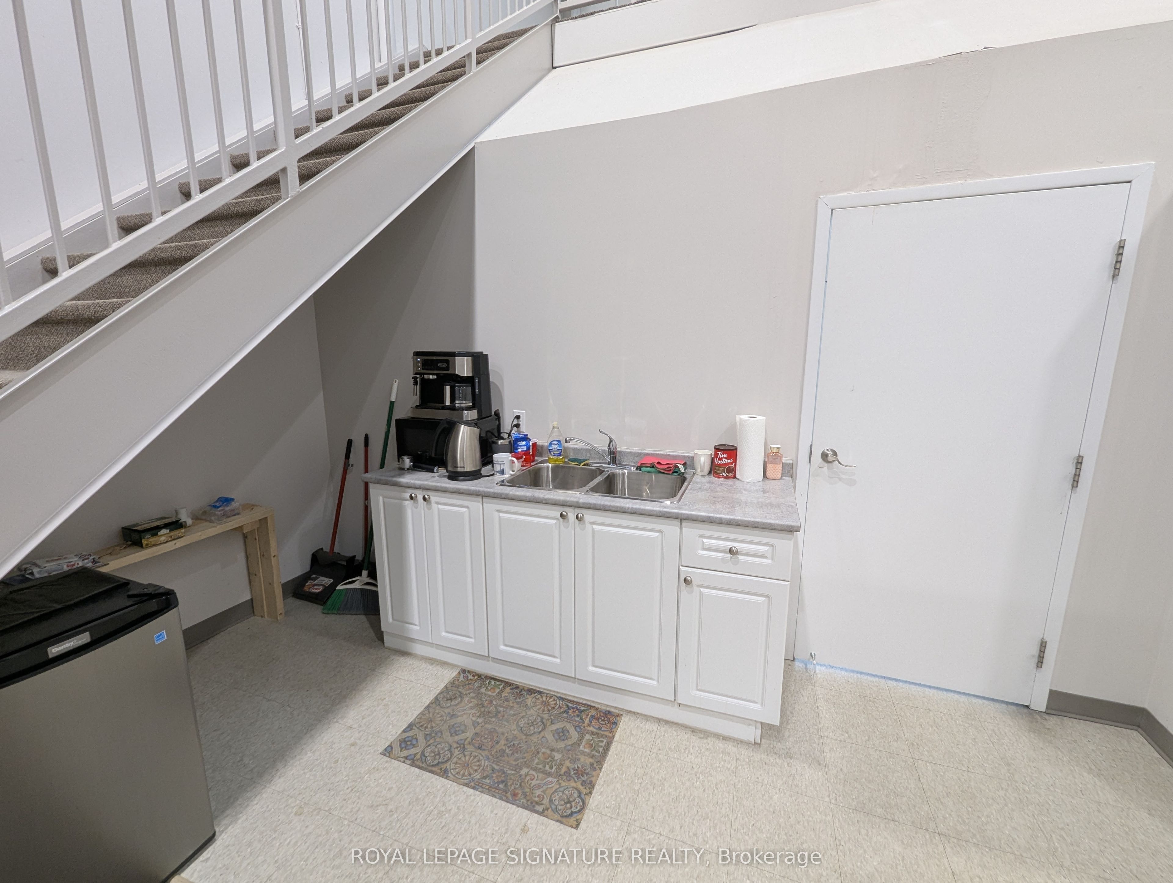 #unit E - 570 Bryne Drive Property Photo 19