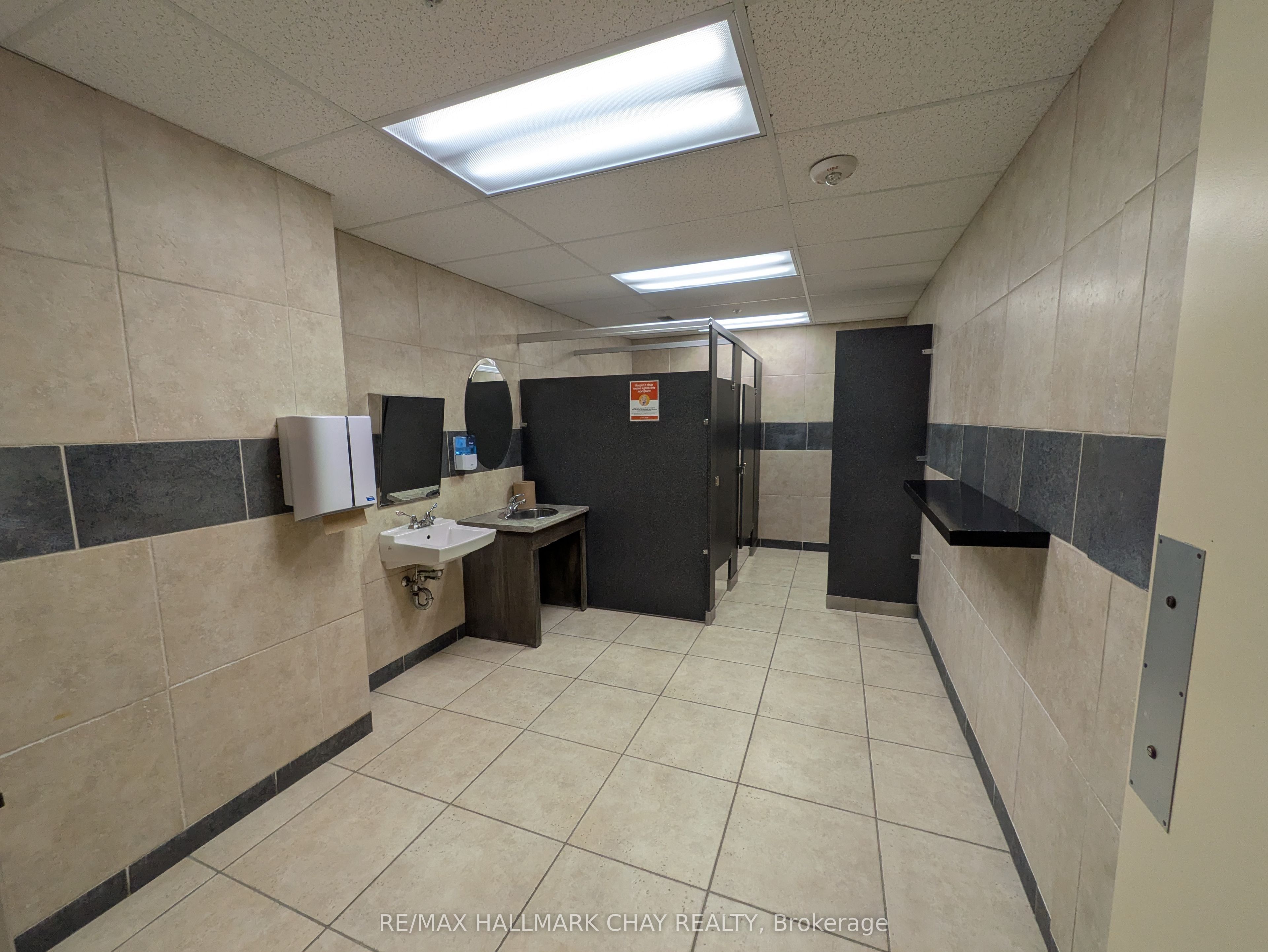 #2nd Floor - 279 Bayview Drive Property Photo 9