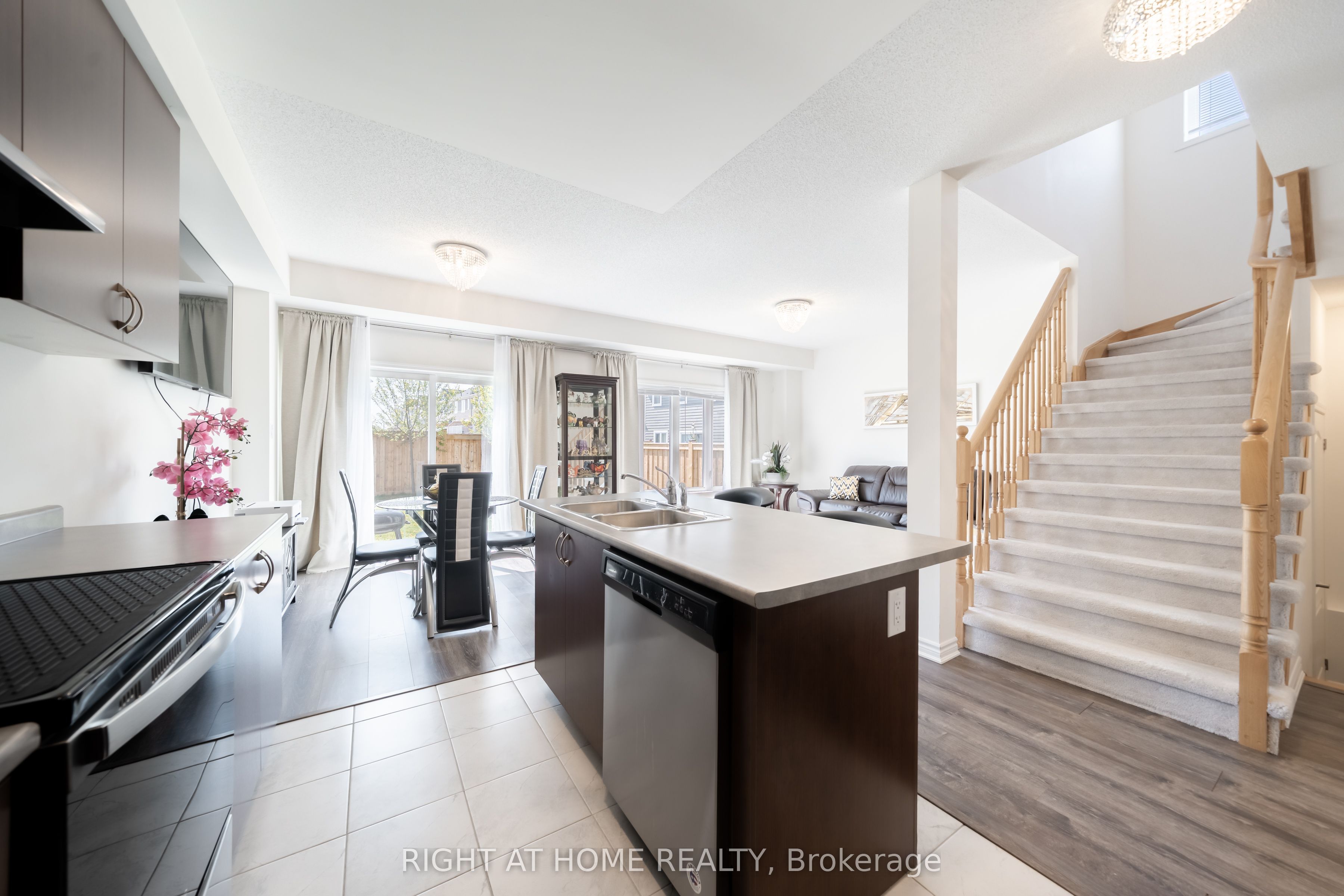 6 Bobolink Drive Property Photo 10