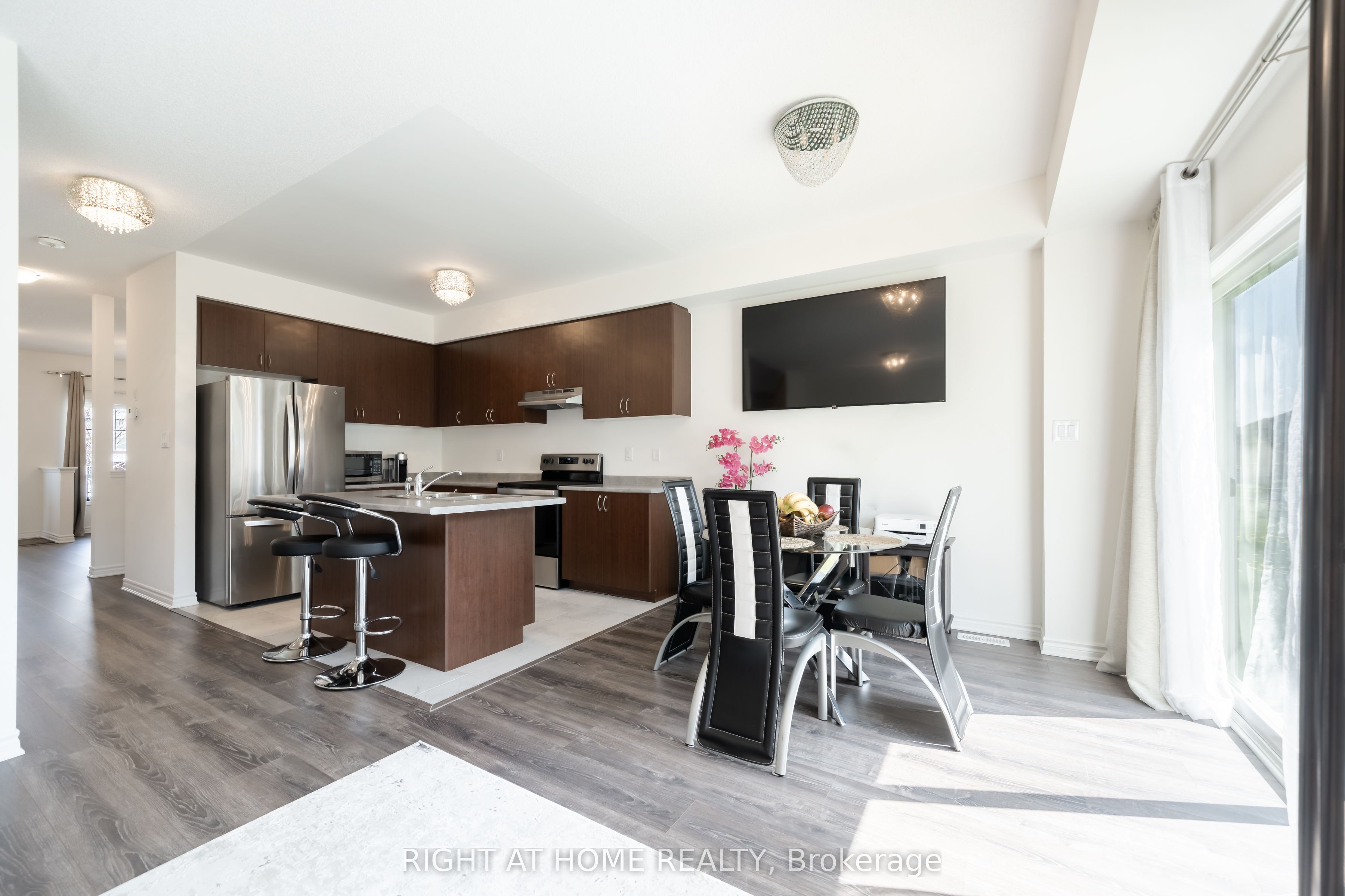 6 Bobolink Drive Property Photo 12