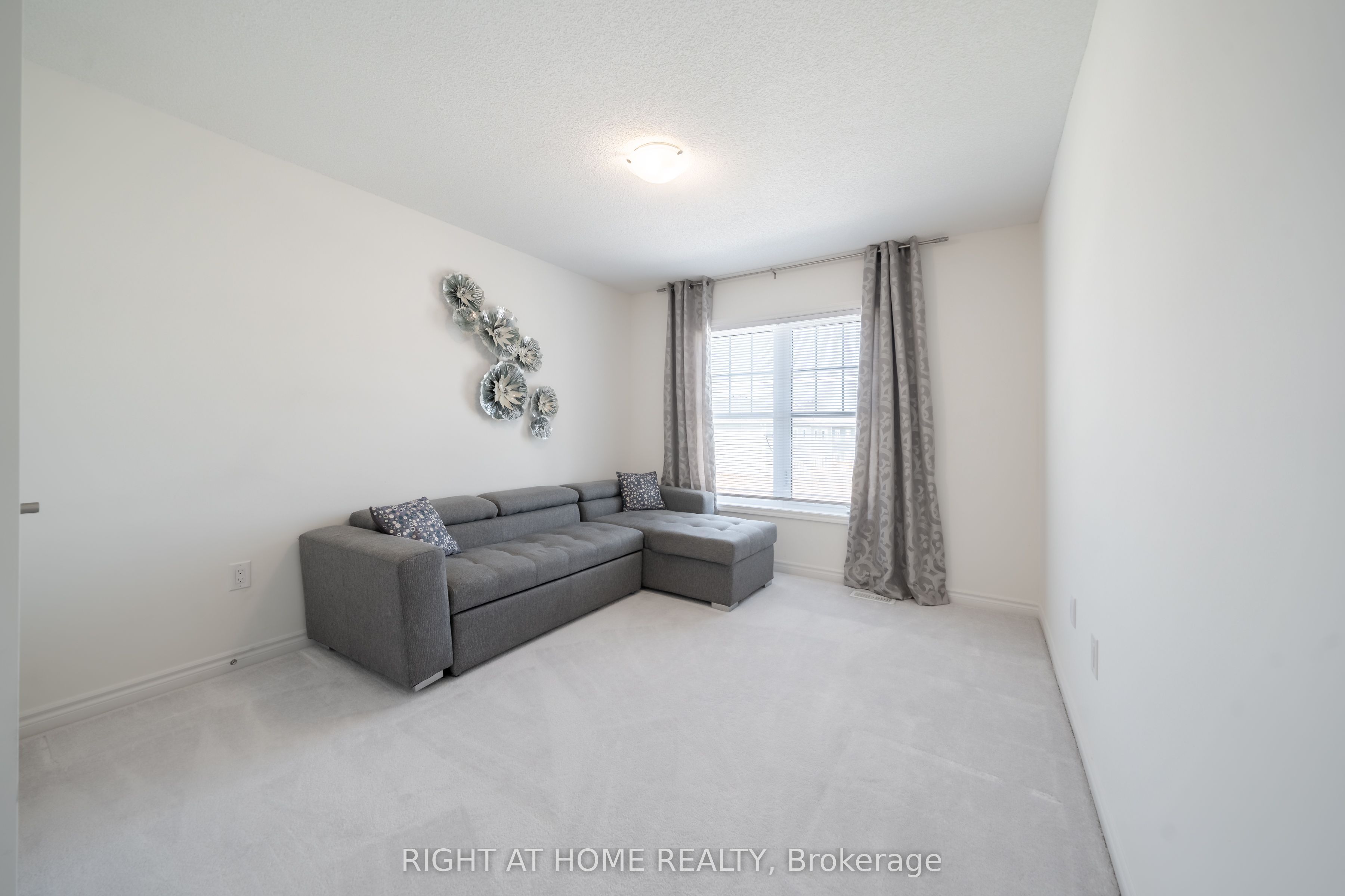 6 Bobolink Drive Property Photo 21