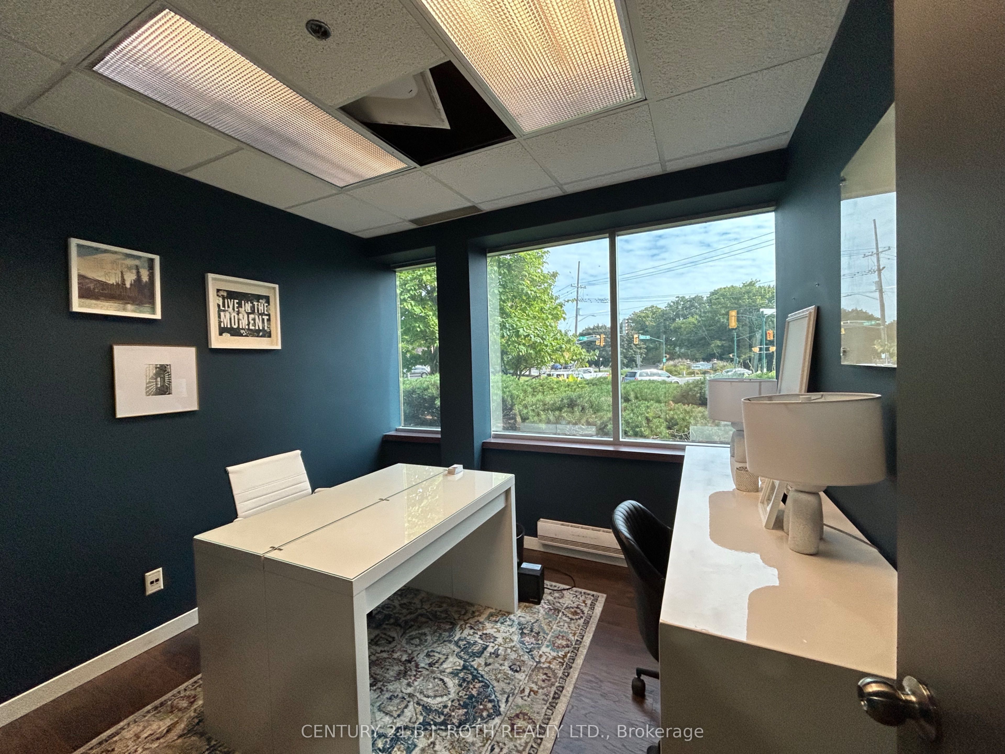 #100 - 300 Lakeshore Drive Property Photo 2