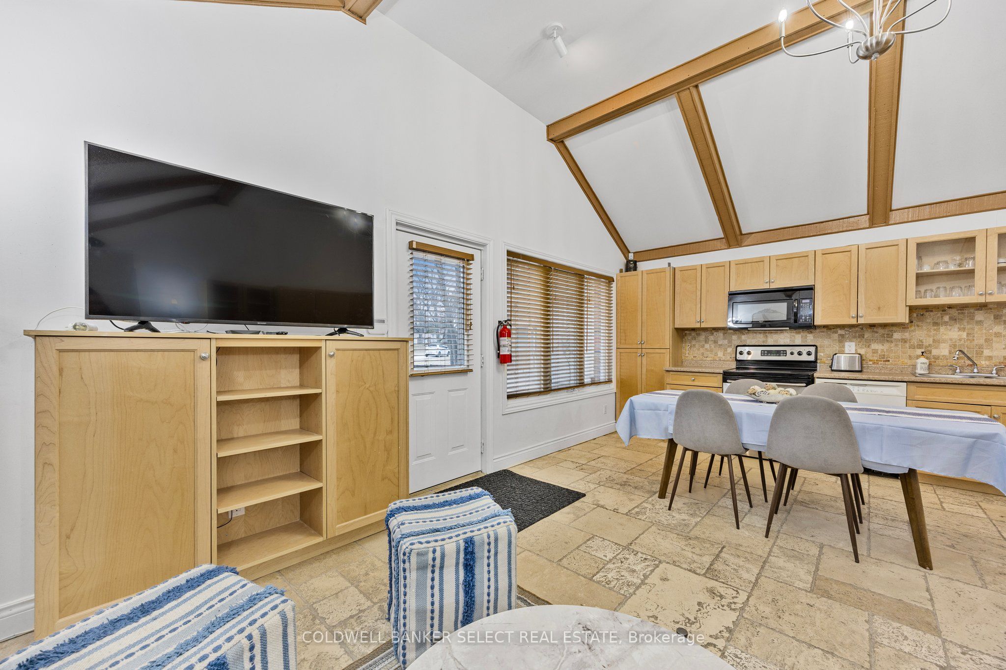 79 Baker Street Property Photo 5