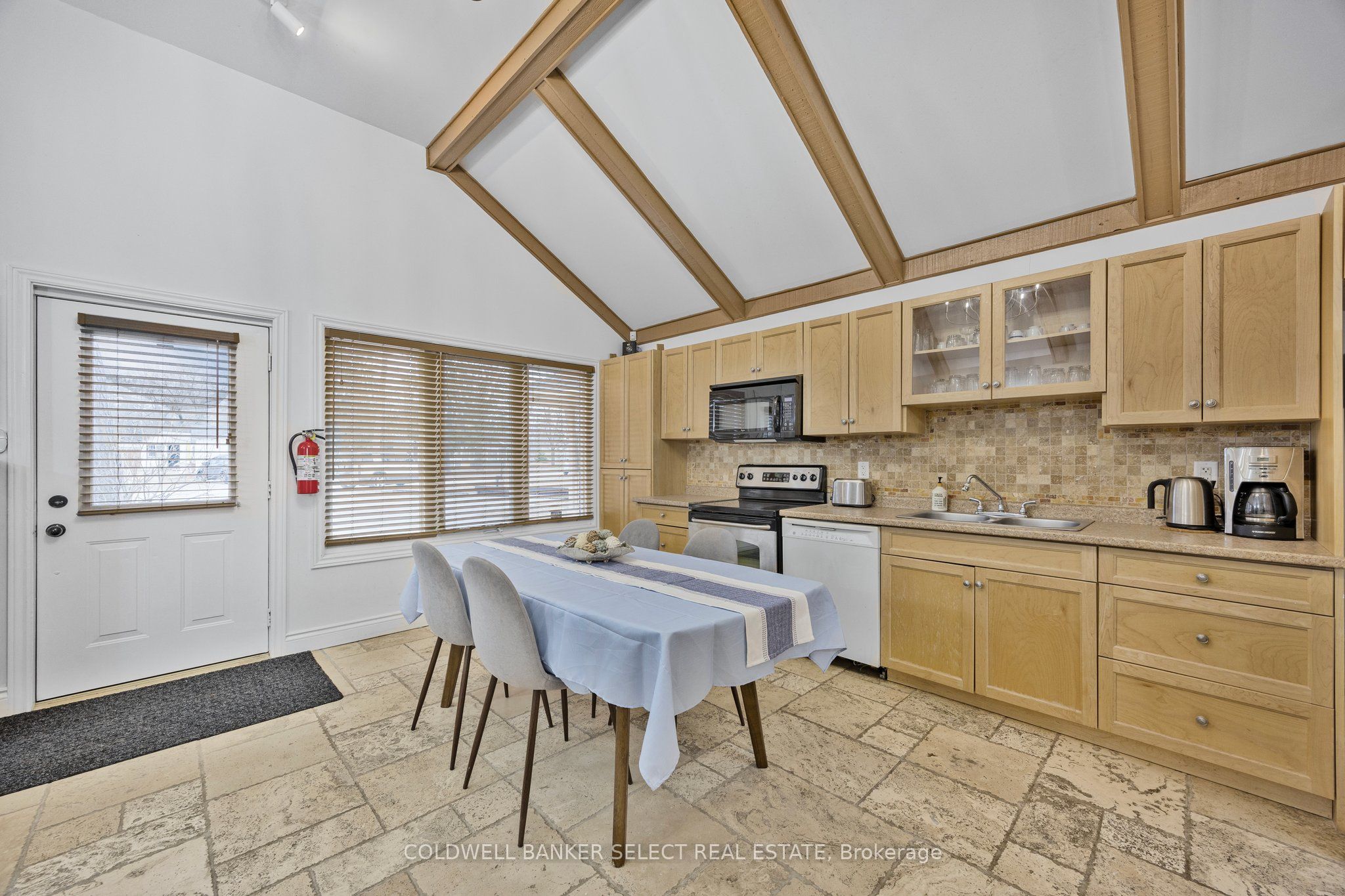 79 Baker Street Property Photo 13
