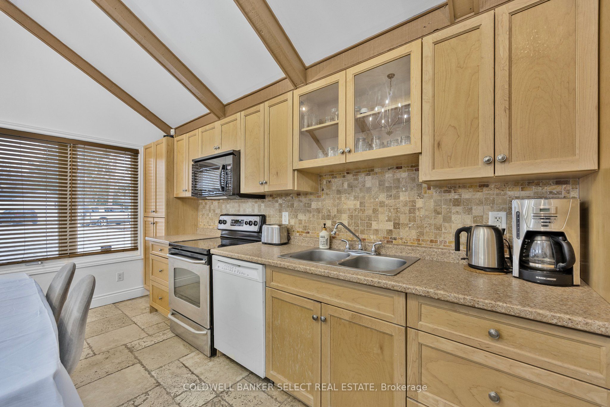 79 Baker Street Property Photo 14