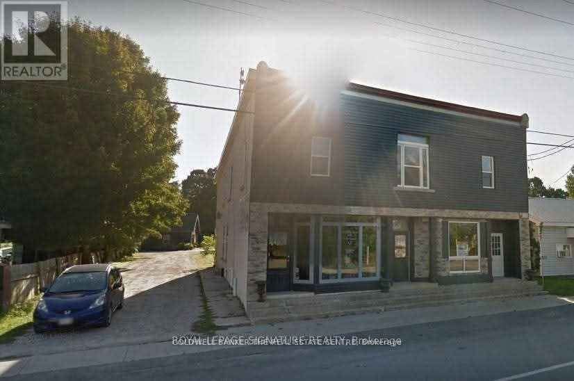 4570 Penetanguishene Road Property Photo 3