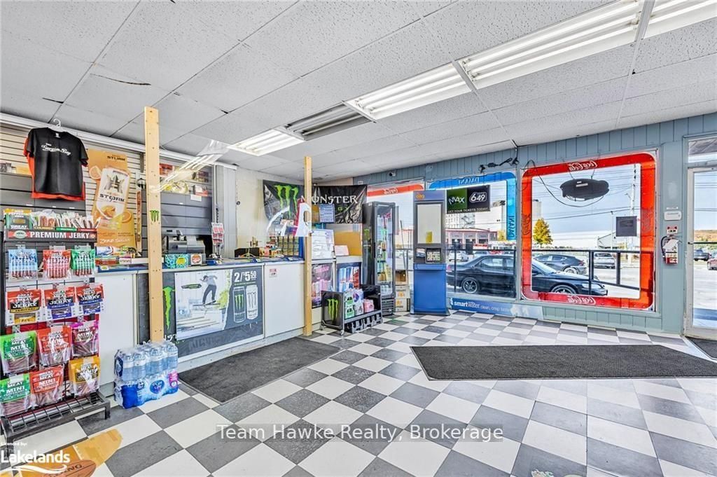 551 Bay Street Property Photo 6