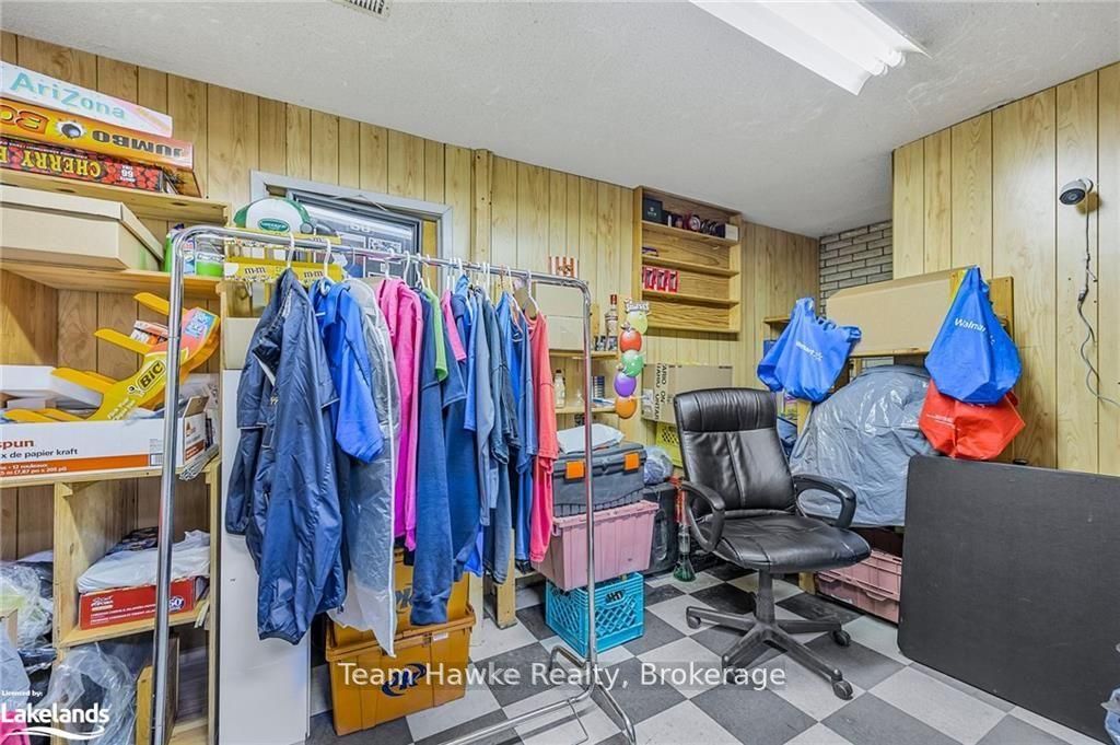 551 Bay Street Property Photo 8