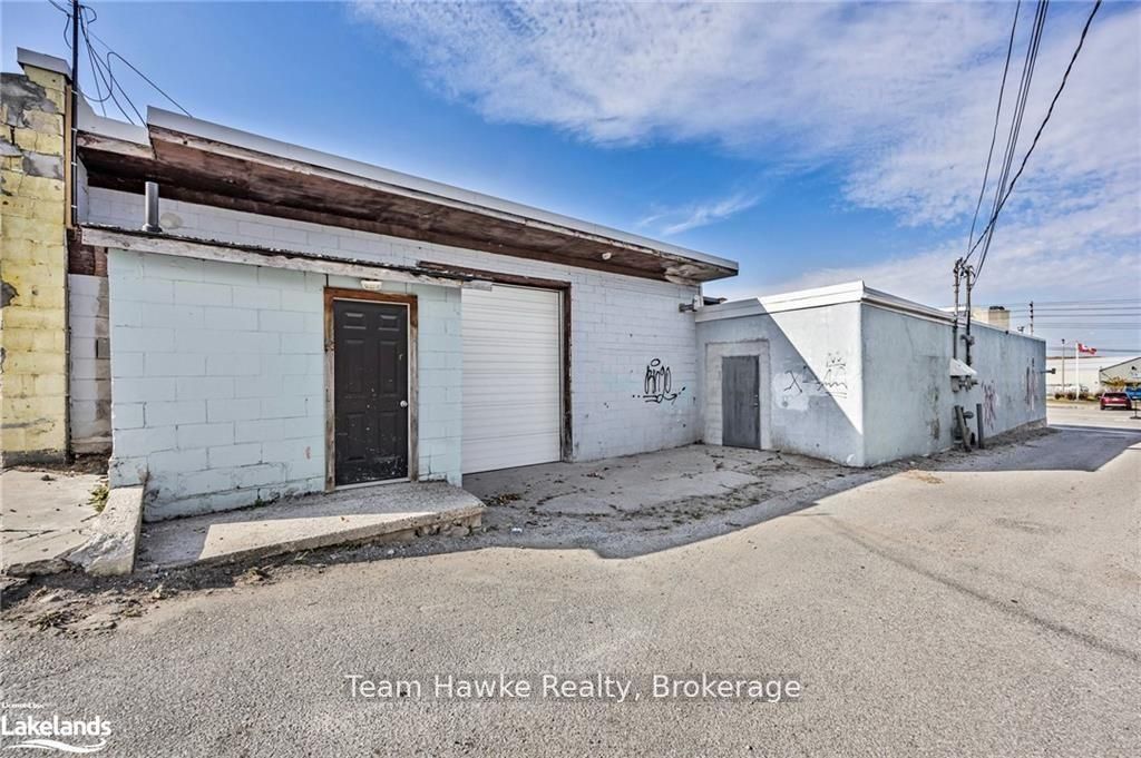551 Bay Street Property Photo 14