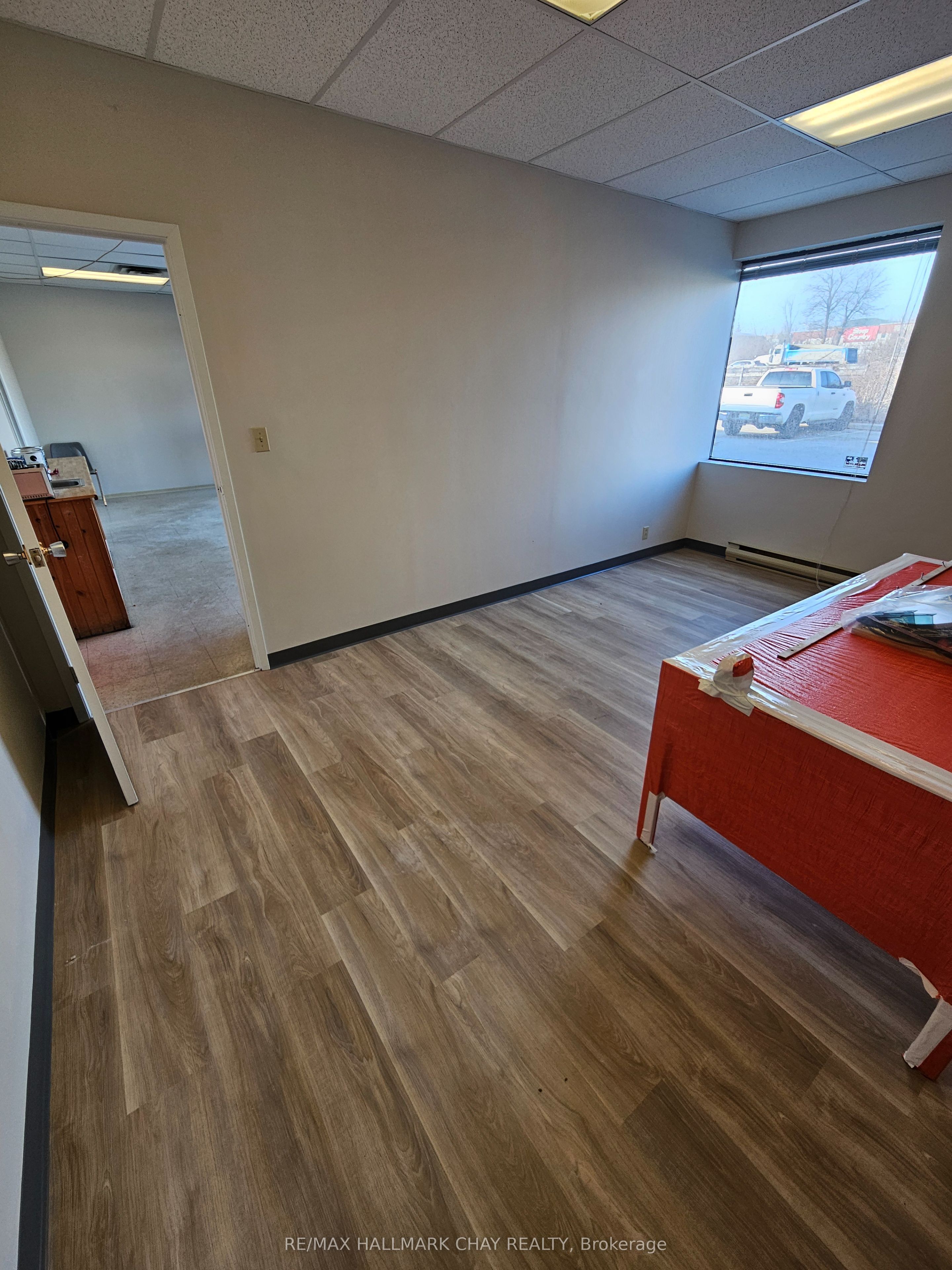 #5 - 90 Saunders Road Property Photo 6