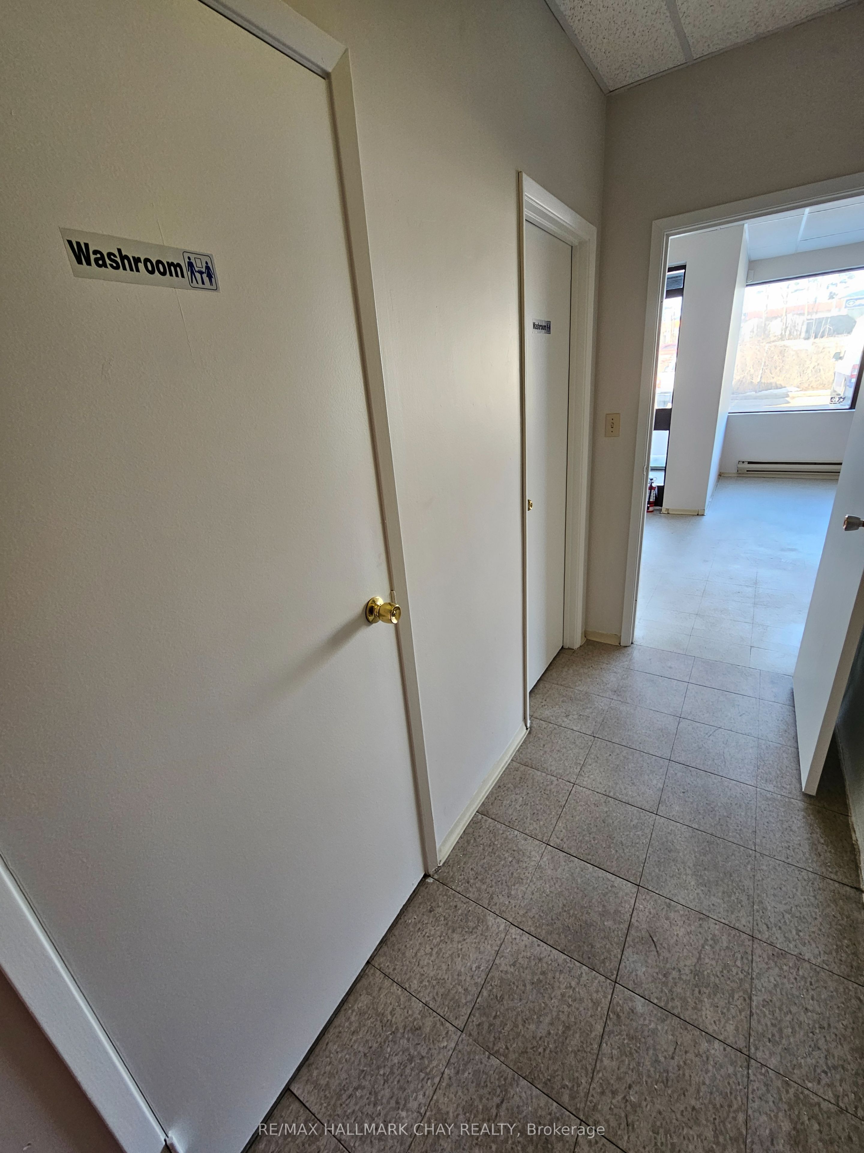 #6 - 90 Saunders Road Property Photo 6